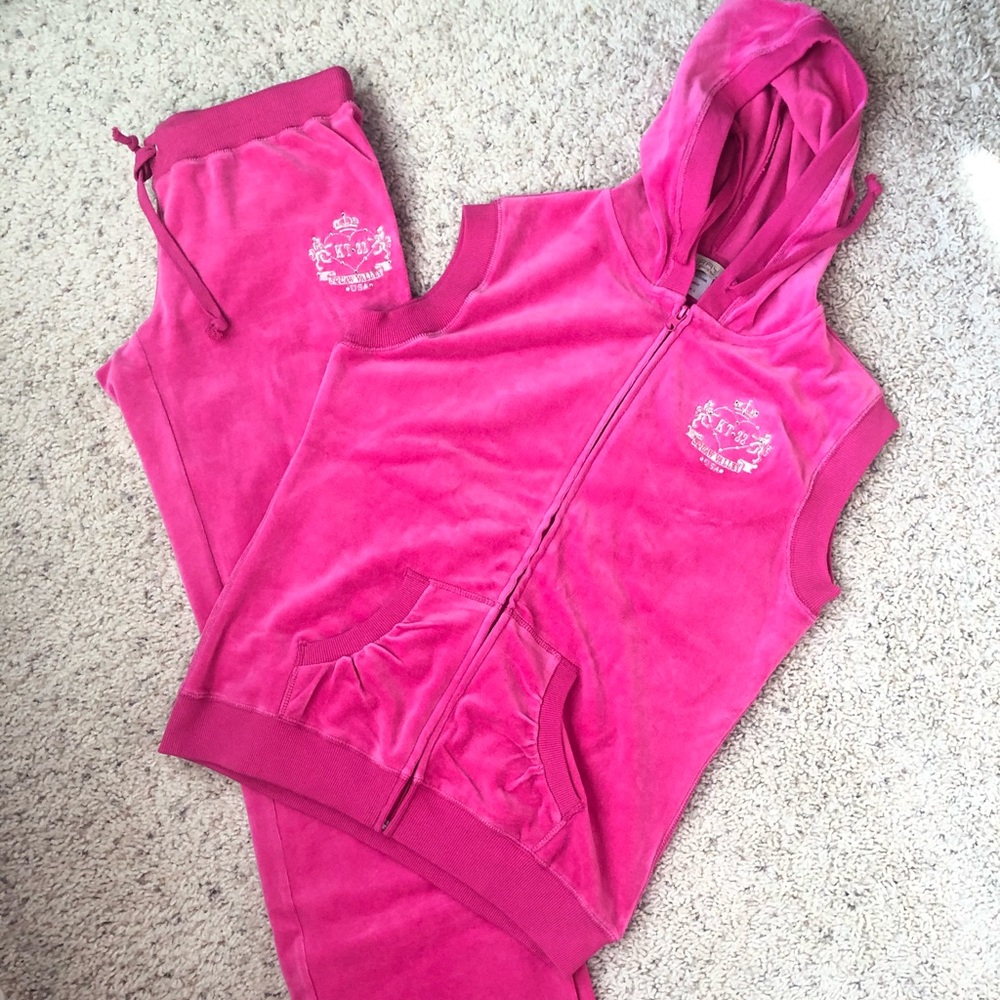 Sleeveless Sweatsuit